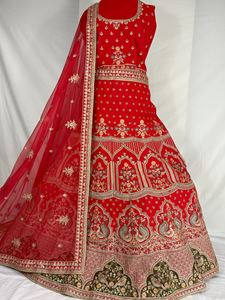 Afbeelding van Heavy Bridal Embroidery Lehenga Ruby Red  L033